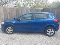 Gebraucht Dacia Sandero Essentiel 91 PS (66 kW) 2023 Blau Kleinwagen