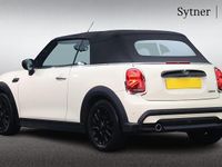 Used Mini Cooper Classic 134 HP (98 kW) 2022 White Hatchback
