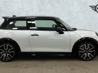 Used Mini Cooper Hatch 113 kW (154 HP) 2025 White Hatchback