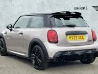 Usado Mini Cooper Hatch 136 HP (100 kW) 2022 Cinzento Citadino
