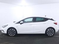 Used Vauxhall Astra Ultimate 150 HP (110 kW) 2019 White Hatchback