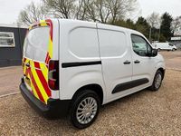 Used Toyota Proace 120 HP (88 kW) 2022 White MPV