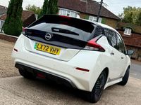 Begagnad Nissan Leaf Tekna 110 kW (150 HK) 2022 Vit Halvkombi