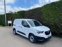 Second-hand Vauxhall Combo Edition 100 CP (73 kW) 2019 Alb Monovolum