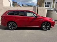 Used Mitsubishi Outlander 200 HP (147 kW) 2017 Red SUV