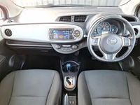 Used Toyota Yaris Hybrid T4 101 HP (74 kW) 2013 Red Hatchback