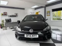 Begagnad VW Golf VII R 300 HK (220 kW) 2015 Svart Halvkombi