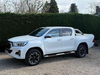 Used Toyota HiLux 150 HP (110 kW) 2019 White Pickup
