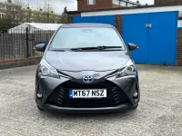 Używany Toyota Yaris Hybrid 2017 Szary Hatchback
