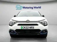 Usado Citroën e-C4 Shine 100 kW (136 CV) 2022 Blanco Utilitario