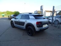 Usado Citroën C4 Cactus Flair 100 HP (73 kW) 2016 Prateado Citadino