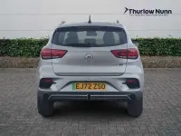 Usado MG ZS Trophy 130 kW (177 HP) 2022 Prateado SUV