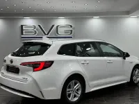 Used Toyota Corolla 122 HP (89 kW) 2021 White Estate