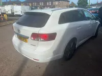 Used Toyota Avensis 126 HP (92 kW) 2014 White Estate