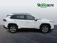 Used Toyota RAV4 218 HP (160 kW) 2019 White SUV