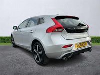 Begagnad Volvo V40 R-Design 2018 Silver Halvkombi