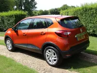Used Renault Captur Dynamique 120 HP (88 kW) 2016 Orange SUV