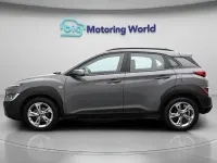 Usado Hyundai Kona SE 120 CV (88 kW) 2023 Gris SUV