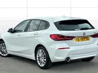 Usado BMW 118 Comfort Edition 140 CV (102 kW) 2020 Blanco Utilitario