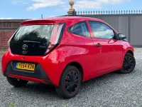 Begagnad Toyota Aygo 68 HK (50 kW) 2014 Röd Halvkombi