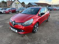 Used Renault Clio IV Dynamique 90 HP (66 kW) 2015 Red Hatchback