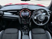 Used Mini Cooper Hatch 136 HP (100 kW) 2022 Red Hatchback