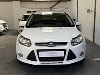 Used Ford Focus Zetec 105 HP (77 kW) 2011 White Hatchback