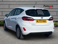 Usado Ford Fiesta Trend 99 CV (72 kW) 2022 Blanco Utilitario