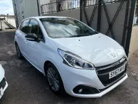 Used Peugeot 208 Allure 82 HP (60 kW) 2017 White Hatchback