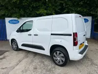 Used Vauxhall Combo Sportive 100 HP (73 kW) 2020 White MPV