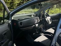 Used Toyota Yaris Multidrive S 99 HP (72 kW) 2014 Blue Hatchback