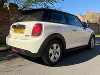 Usado Mini Cooper Classic 136 HP (100 kW) 2019 Branco Citadino