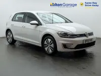 Begagnad VW e-Golf 99 kW (135 HK) 2019 Vit Halvkombi
