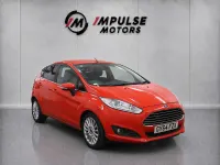 Used Ford Fiesta Titanium 120 HP (88 kW) 2014 Red Hatchback