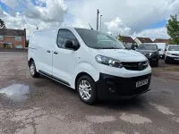 Used Vauxhall Vivaro 100 HP (73 kW) 2019 White MPV