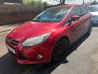 Gebraucht Ford Focus Titanium 2011 Rot Kleinwagen