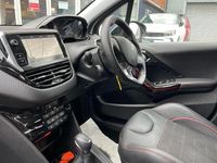 Used Peugeot 208 GT-line 108 HP (79 kW) 2019 White Hatchback