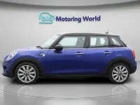 Usado Mini Cooper Exclusive 136 CV (100 kW) 2020 Azul Utilitario