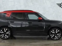 Używany Mini Countryman 215 KM (158 kW) 2024 Czarny SUV