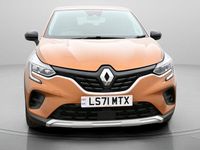 Second-hand Renault Captur Iconic 91 CP (66 kW) 2021 Portocaliu SUV