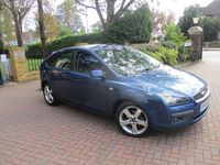 Begagnad Ford Focus Zetec 2008 Blå Halvkombi