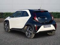 Used Toyota Aygo X 72 HP (52 kW) 2024 White SUV