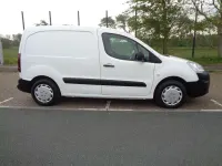 Usado Citroën Berlingo 75 CV (55 kW) 2018 Blanco Monovolumen