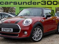 Begagnad Mini Cooper Hatch 136 HK (100 kW) 2018 Röd Halvkombi