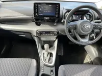Used Toyota Yaris Design 116 HP (85 kW) 2023 White Hatchback