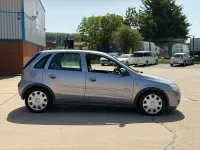 Used Vauxhall Corsa Design Edition 90 HP (66 kW) 2006 Mauve/purple Hatchback