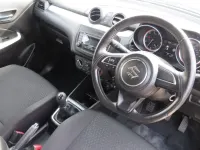 Używany Suzuki Swift SZ3 90 KM (66 kW) 2020 Czarny Hatchback