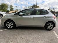 Begagnad Peugeot 208 Active 82 HK (60 kW) 2015 Silver Halvkombi
