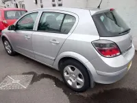 Usado Vauxhall Astra 90 CV (66 kW) 2008 Plateado Utilitario