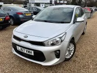 Usado Kia Rio 77 HP (56 kW) 2017 Prateado Citadino